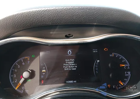 2015 Jeep Grand Cherokee Altitude z USA, uszkodzony, nr VIN 1C4RJFAG0FC606280